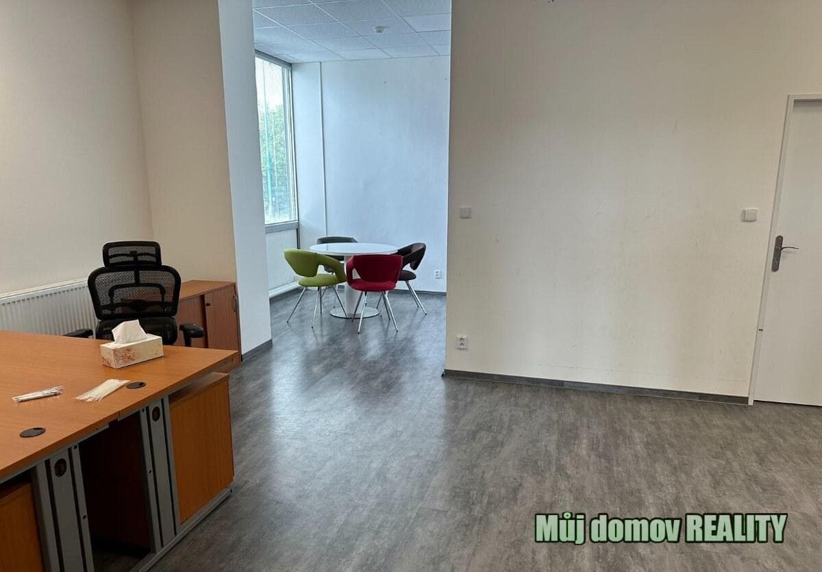 Pronájem kanceláře 15 m², Praha 4 výborná dostupnost – foto 2