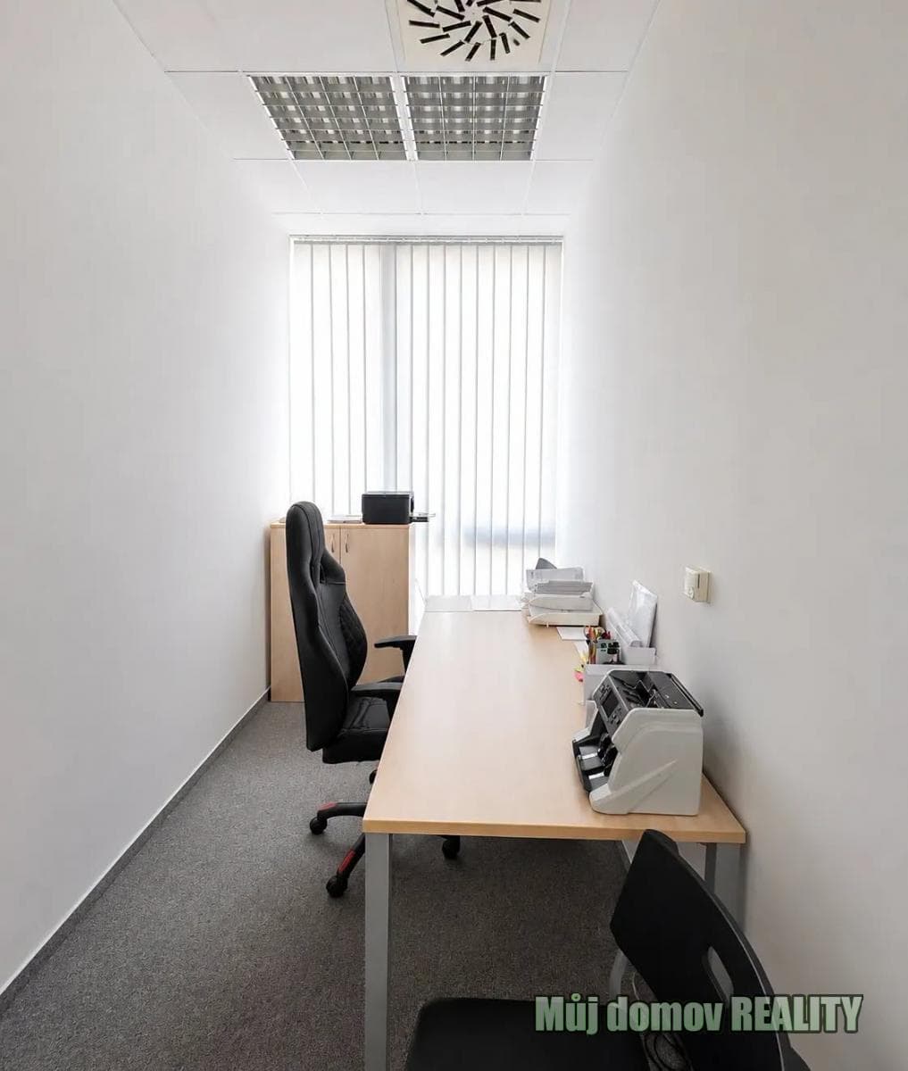 Moderní kancelář 45 m² s terasou k podnájmu Praha 4, Nusle – foto 3
