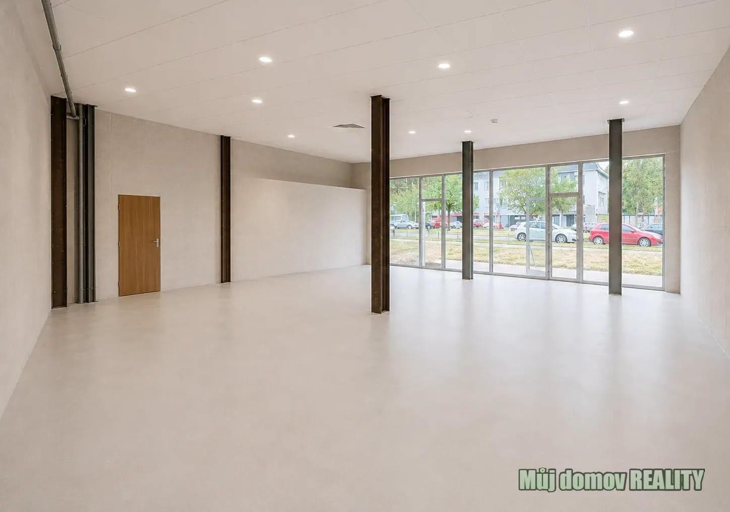 Pronájem obchodního prostoru 154 m² Praha, Strašnice, ul. V Olšinách – foto 2