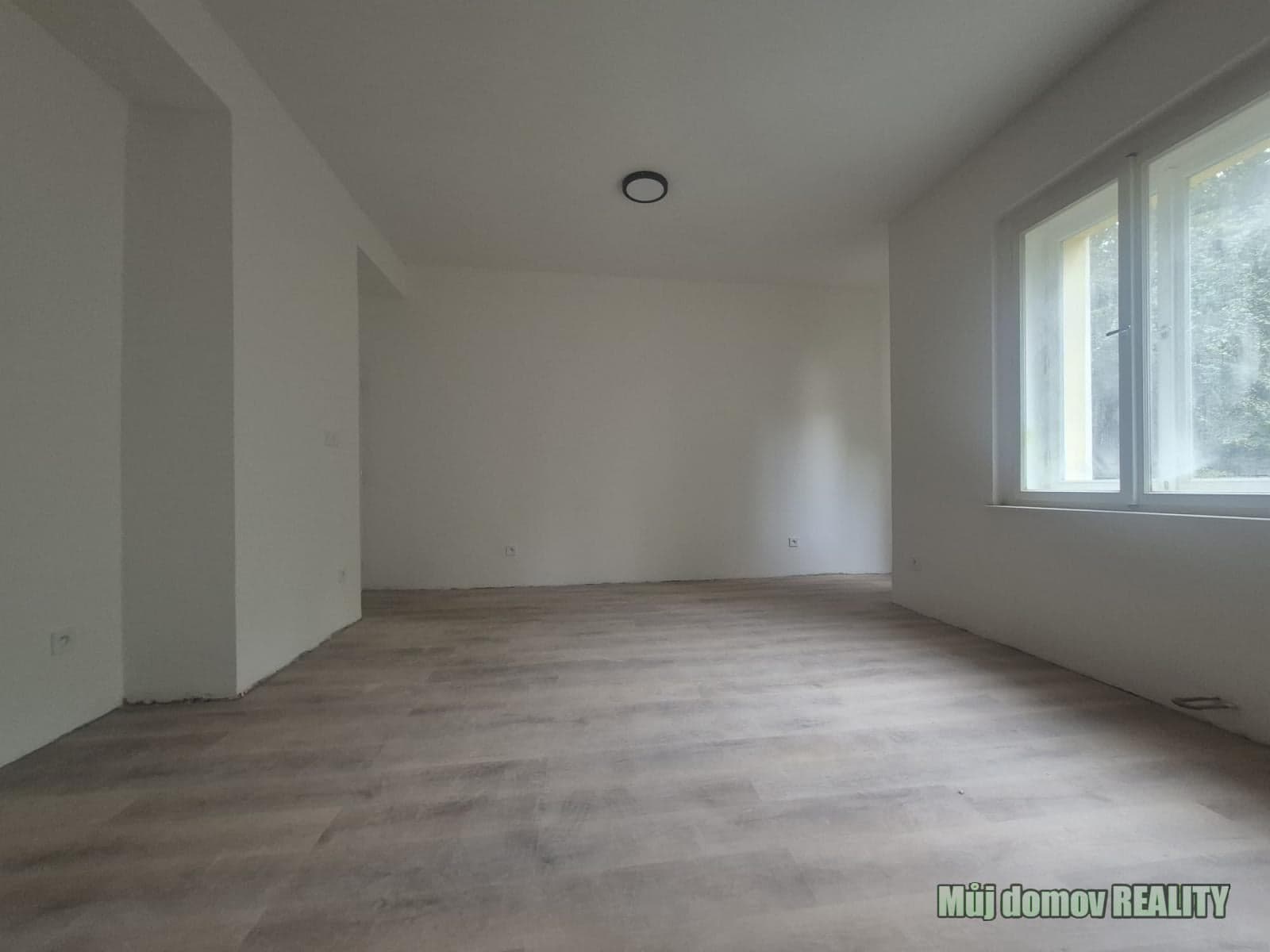 Pronájem nového bytu 1+kk, 30 m² Na Truhlářce, Praha 8 Libeň – foto 4