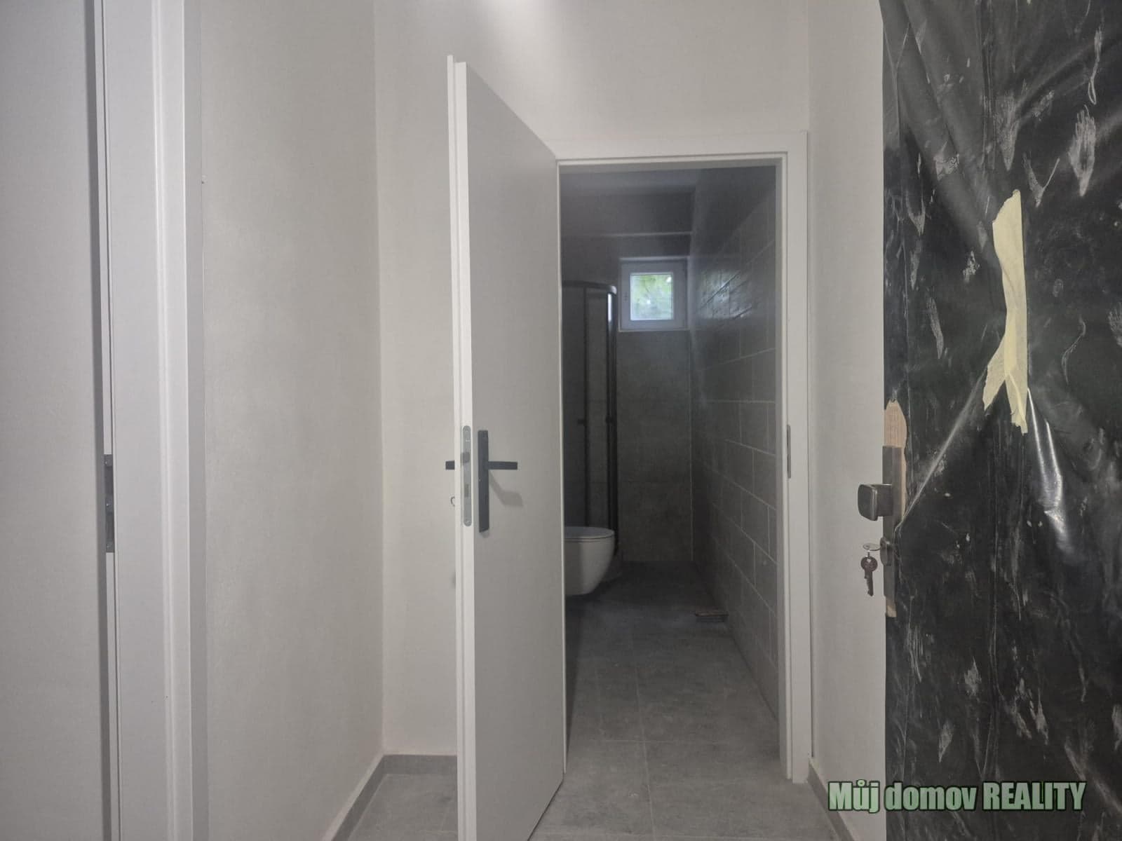 Pronájem nového bytu 1+kk, 30 m² Na Truhlářce, Praha 8 Libeň – foto 5