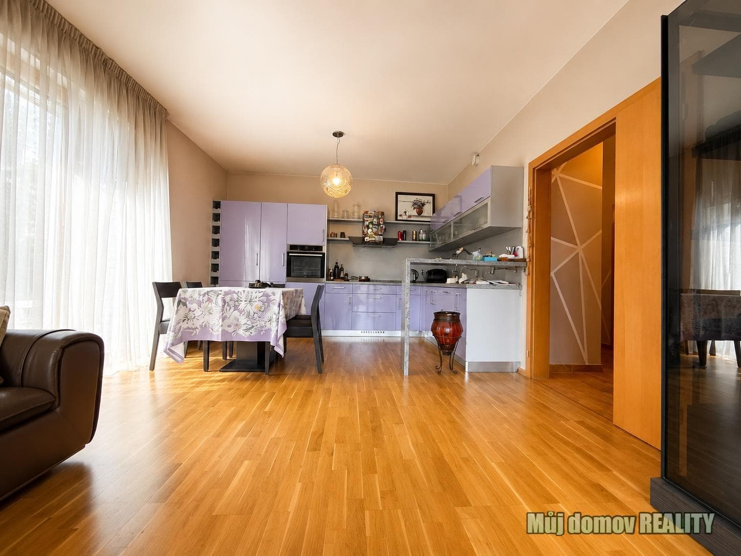 K pronájmu krásný byt 3+kk o velikosti 89 m2, s vlastní zahradou 113 m2, Praha Spojovací – foto 2