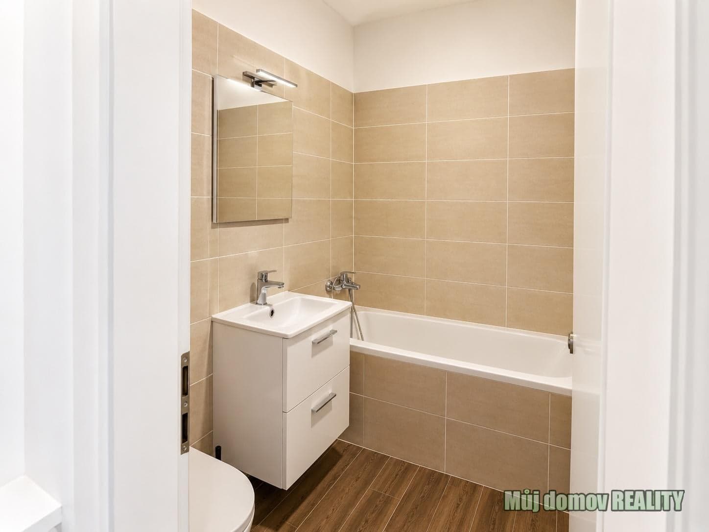 Pronájem moderního bytu 2+kk s velkou terasou 26 m² Praha 10, Hostivař – foto 5