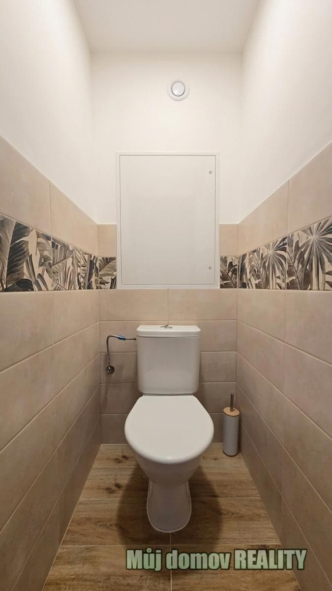 Pronájem bytu 3+1, 68 m², lodžie, Praha 8 Kobylisy, Famfulíkova – foto 5