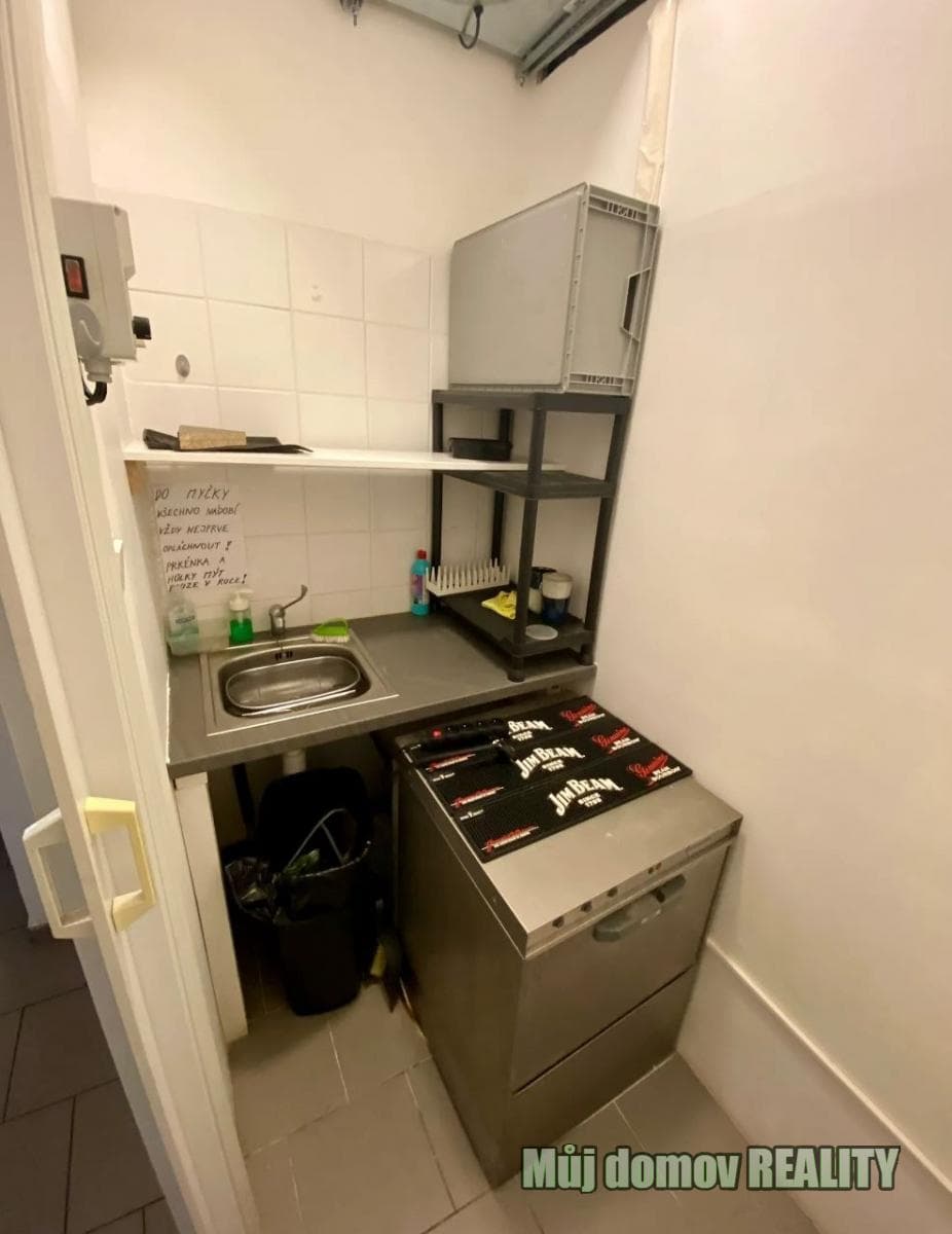 Pronájem zavedené restaurace 86 m² Rašínovo nábřeží, Praha 2 Nové Město – foto 4