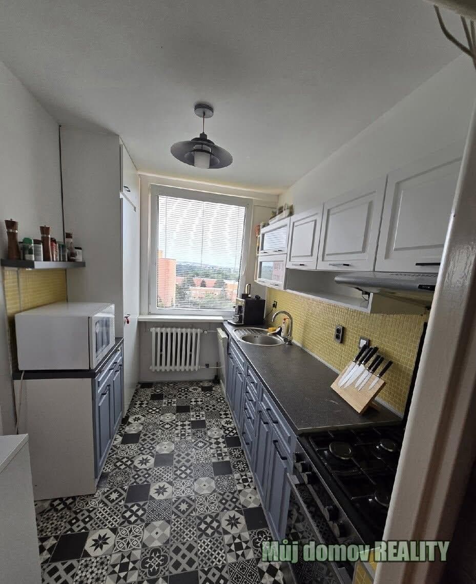 Pronájem bytu 3+1, 79 m² prosklená lodžie 7 m², Praha 8 Bohnice – foto 2