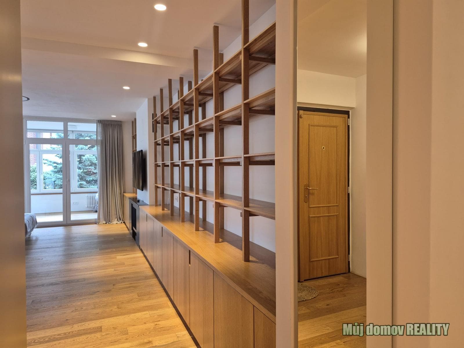 PRONÁJEM NADSTANDARDNÍHO BYTU 4+KK, 113 m² PRAHA 10, STRAŠNICE – foto 3