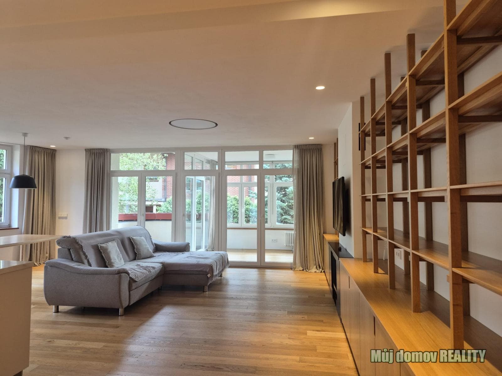 PRONÁJEM NADSTANDARDNÍHO BYTU 4+KK, 113 m² PRAHA 10, STRAŠNICE – foto 4