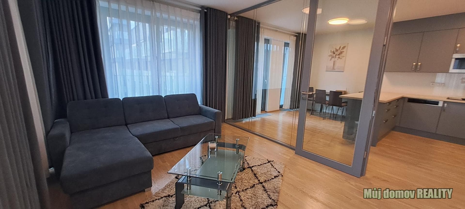 Pronájem kompletně zařízeného bytu 2+1, 79 m² Garden Towers, Praha 3 Žižkov – foto 4