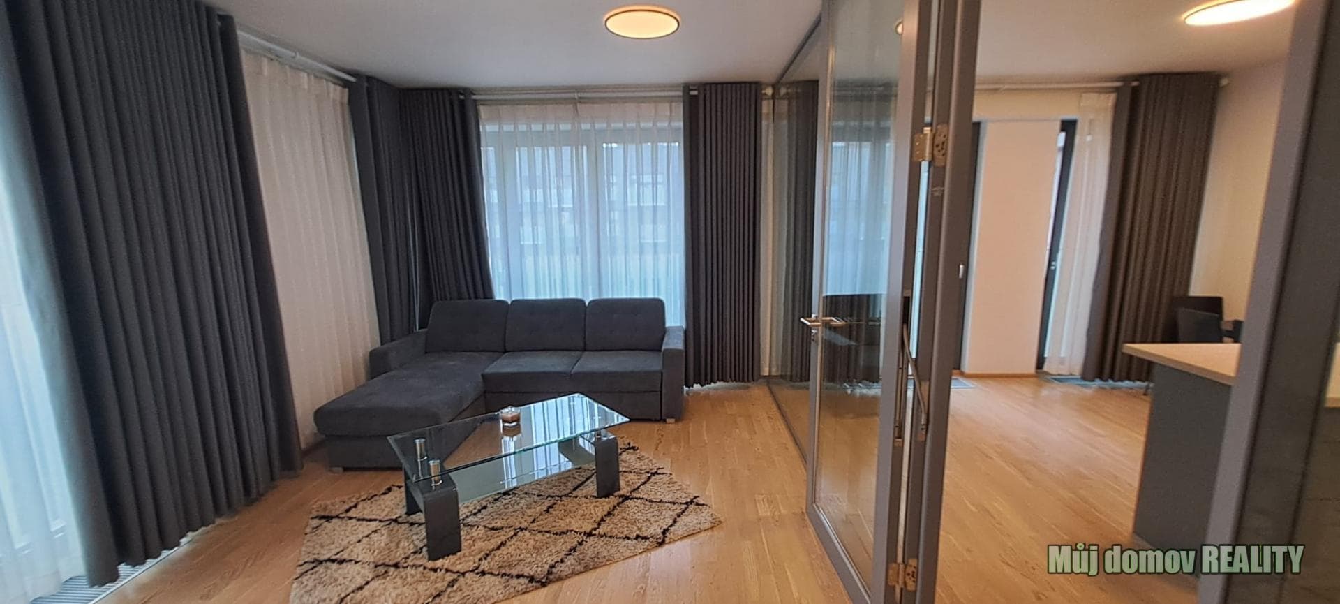 Pronájem kompletně zařízeného bytu 2+1, 79 m² Garden Towers, Praha 3 Žižkov – foto 5