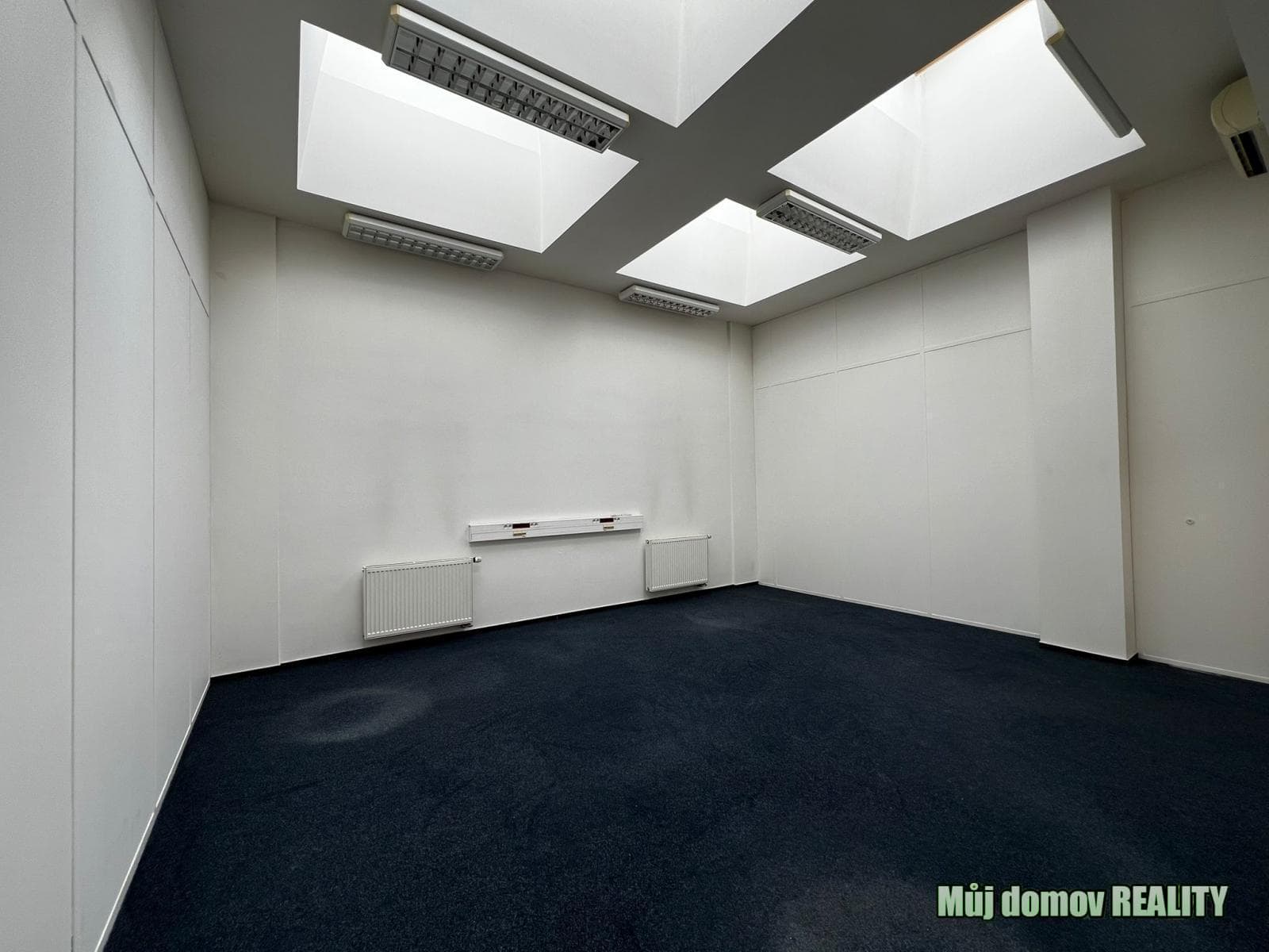 Pronájem kanceláře 30 m² Praha 9, Vysočany, Lisabonská – foto 2