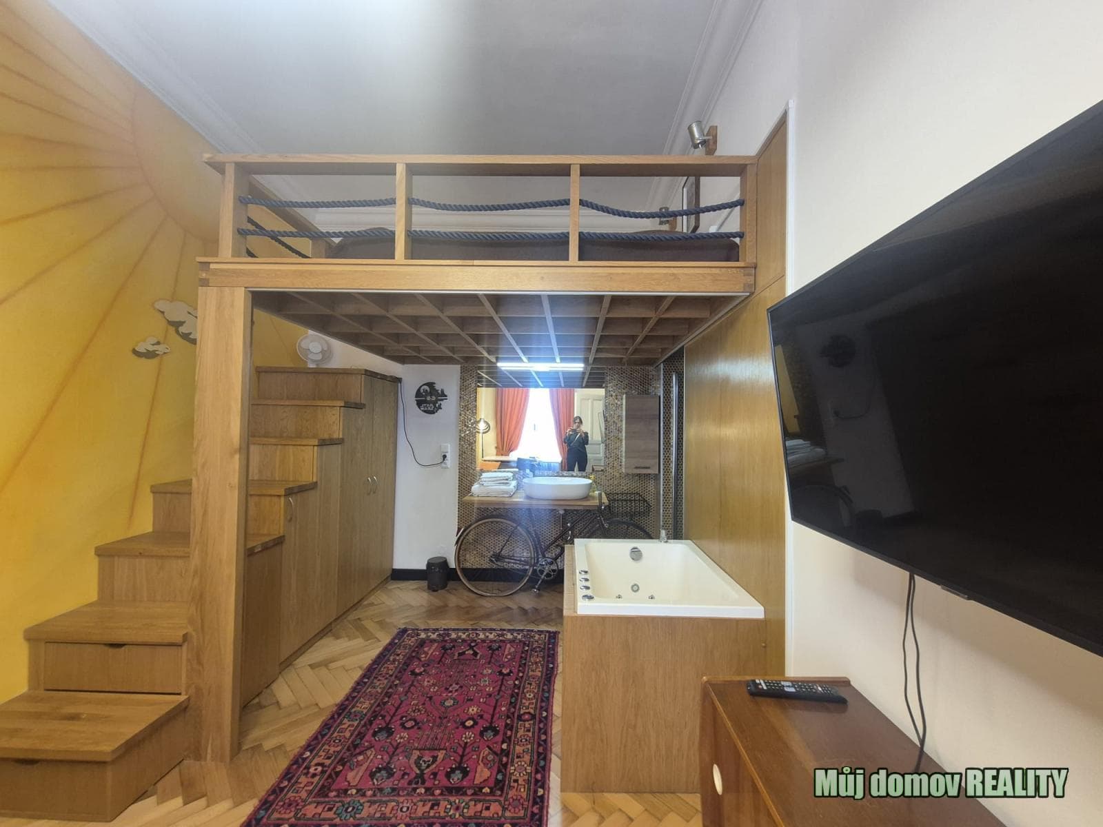 Pronájem designového bytu 1+1, 31,7 m² Praha 2, Nové Město – foto 2