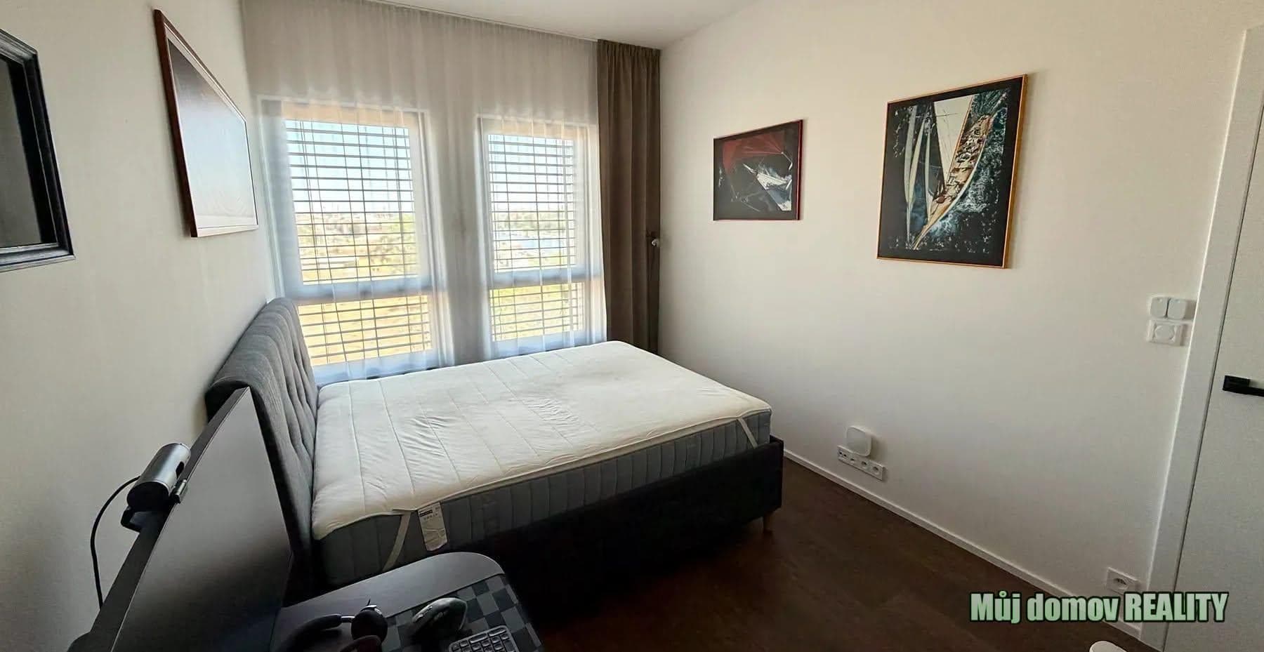 Pronájem moderního bytu 2+kk s balkonem a panoramatickým výhledem Praha 5, Smíchov – foto 3