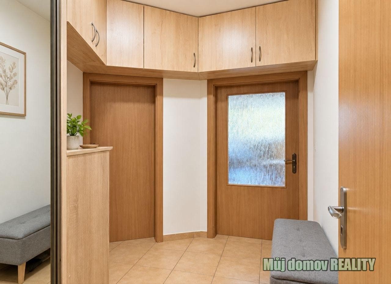 Nabízíme k dlouhodobému pronájmu prostorný a příjemně řešený byt 2+kk o celkové ploše 65 m²,Mot