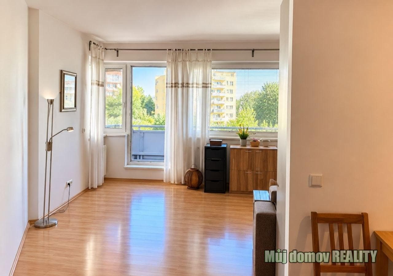 Nabízíme k dlouhodobému pronájmu prostorný a příjemně řešený byt 2+kk o celkové ploše 65 m²,Mot – foto 2