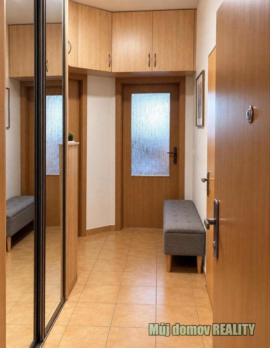 Nabízíme k dlouhodobému pronájmu prostorný a příjemně řešený byt 2+kk o celkové ploše 65 m²,Mot – foto 4