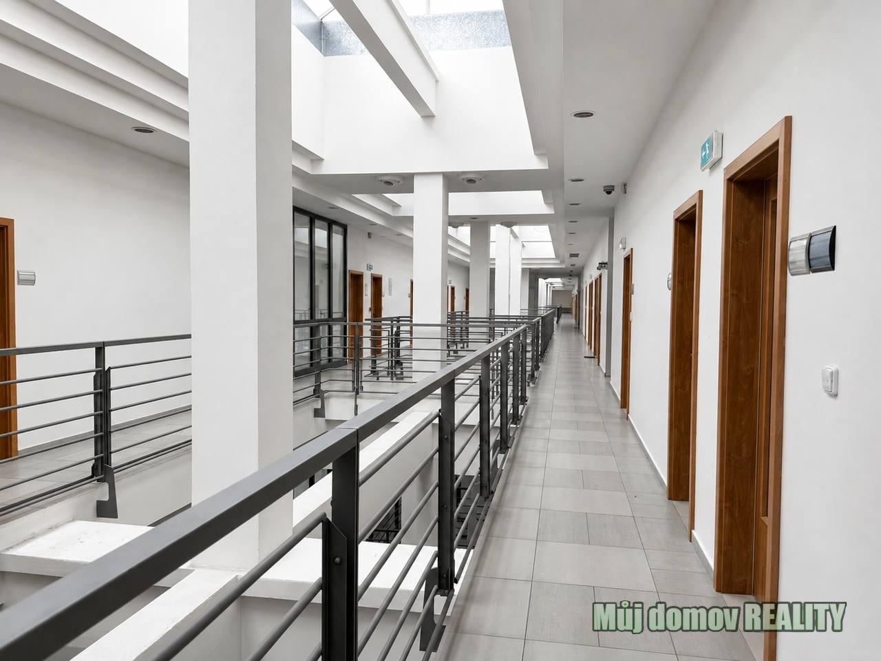 Pronájem kanceláře 75 m² Praha 9, Vysočany, Lisabonská – foto 1