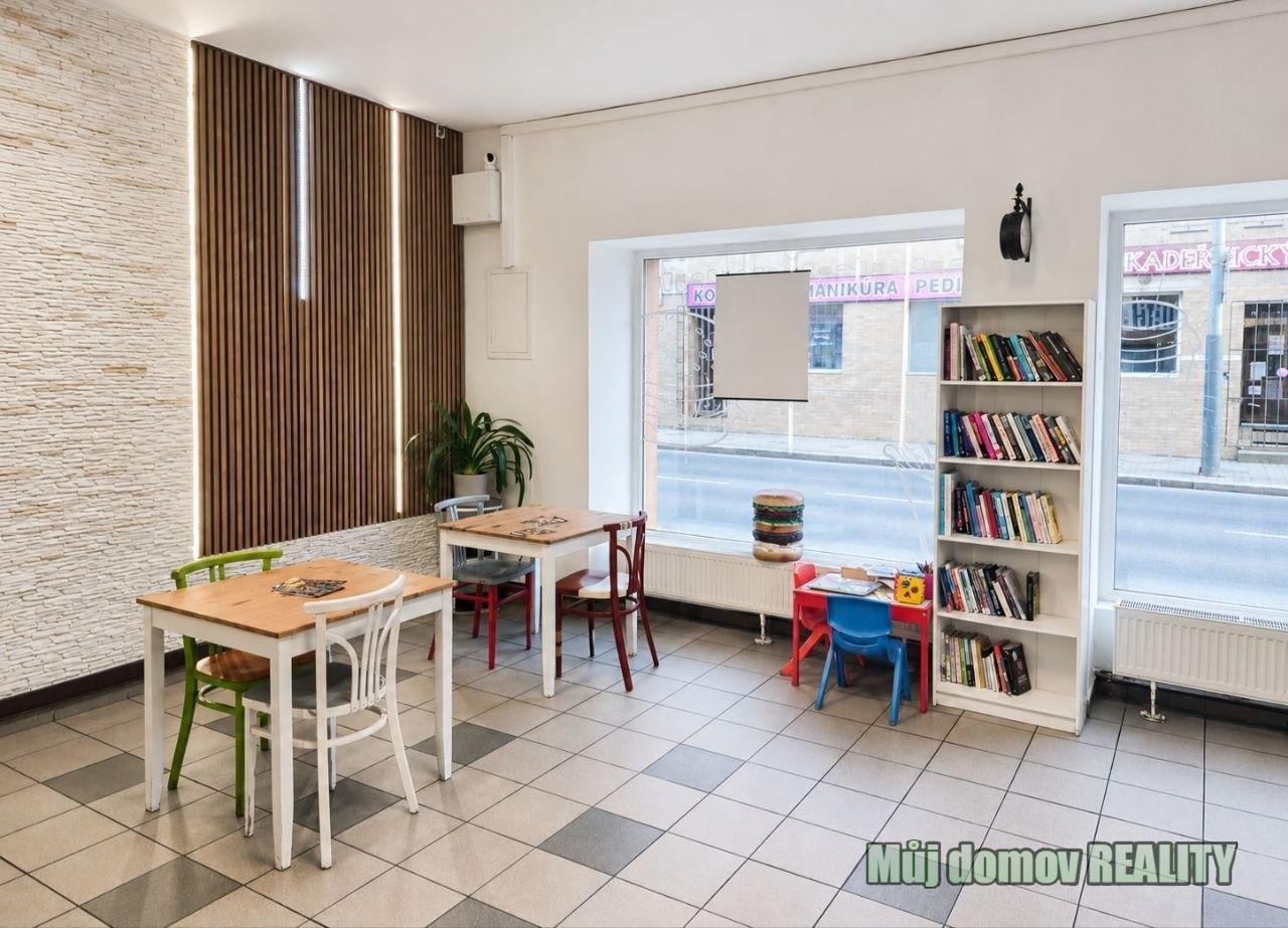 Přenechání zavedené provozovny Kebab and Burger | 75 m² | Praha Čakovice – foto 1
