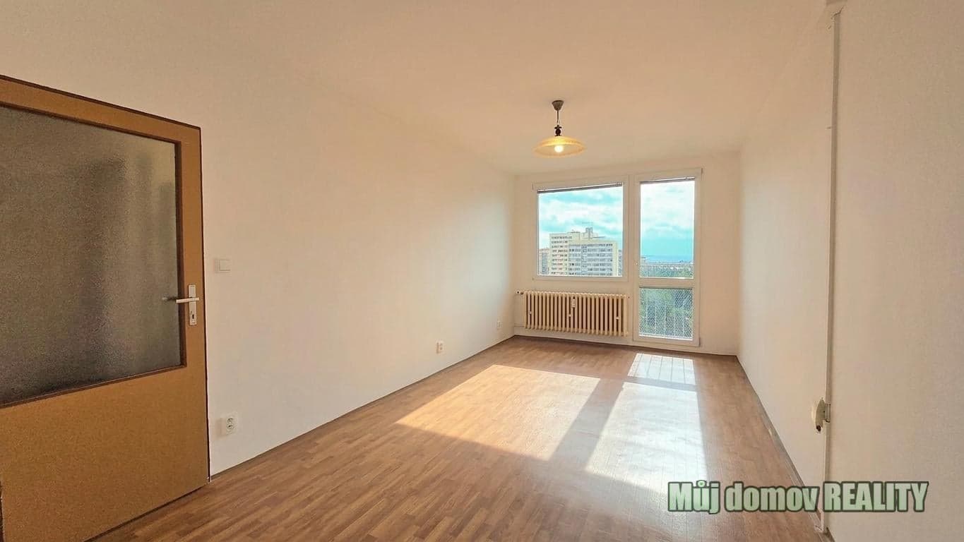 Pronájem bytu 3+1, 68 m², lodžie, Praha 8 Kobylisy, Famfulíkova
