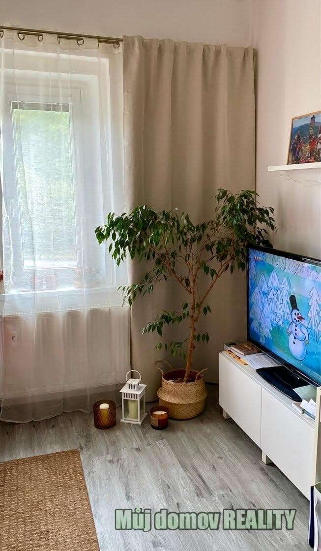 Pronájem útulného a kompletně zařízeného bytu 2+kk, 41 m², Praha 6 Ruzyně
