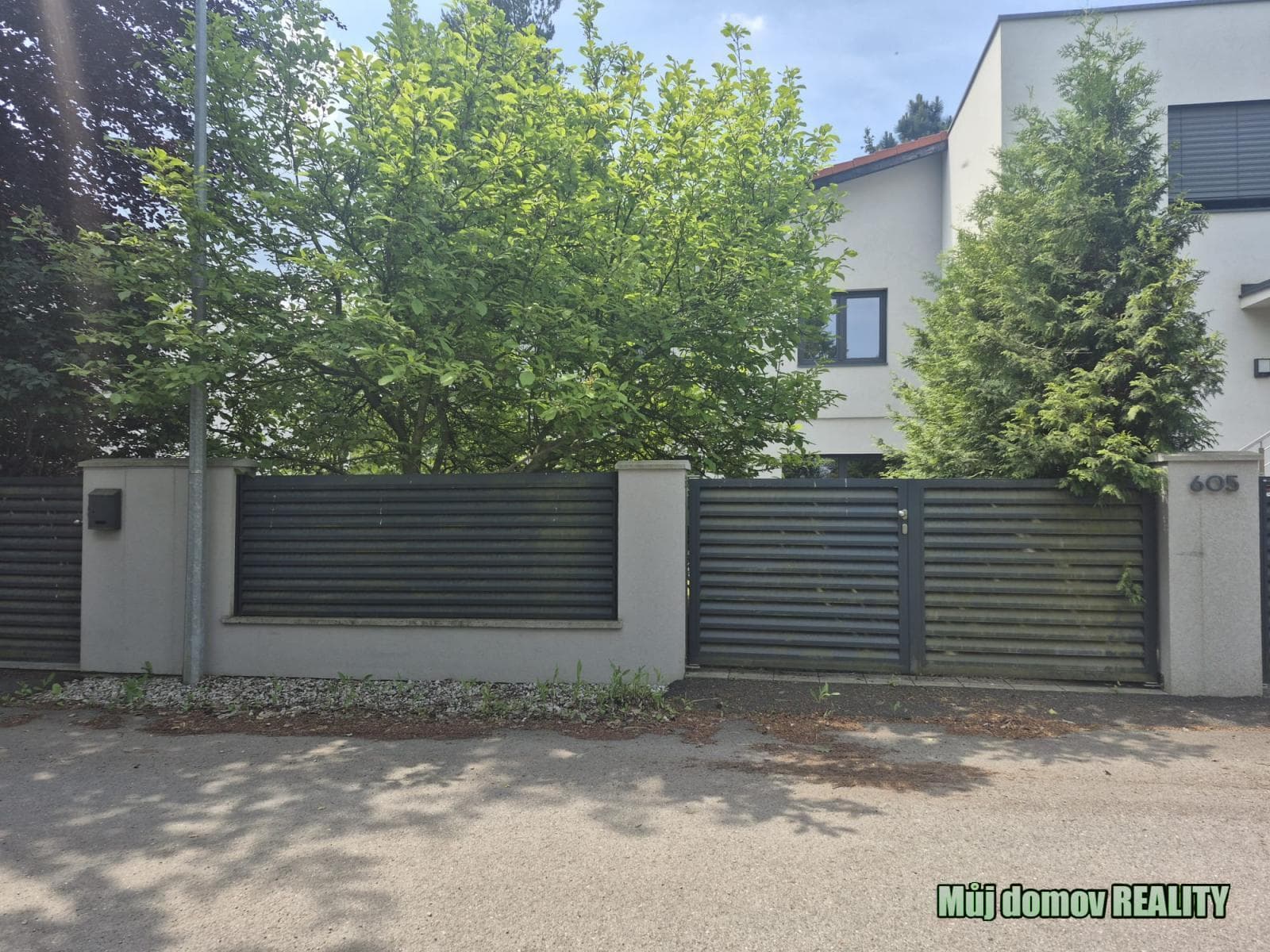 Pronájem rodinného domu 5+kk se zahradou, Praha Klánovice, ihned k nastěhování