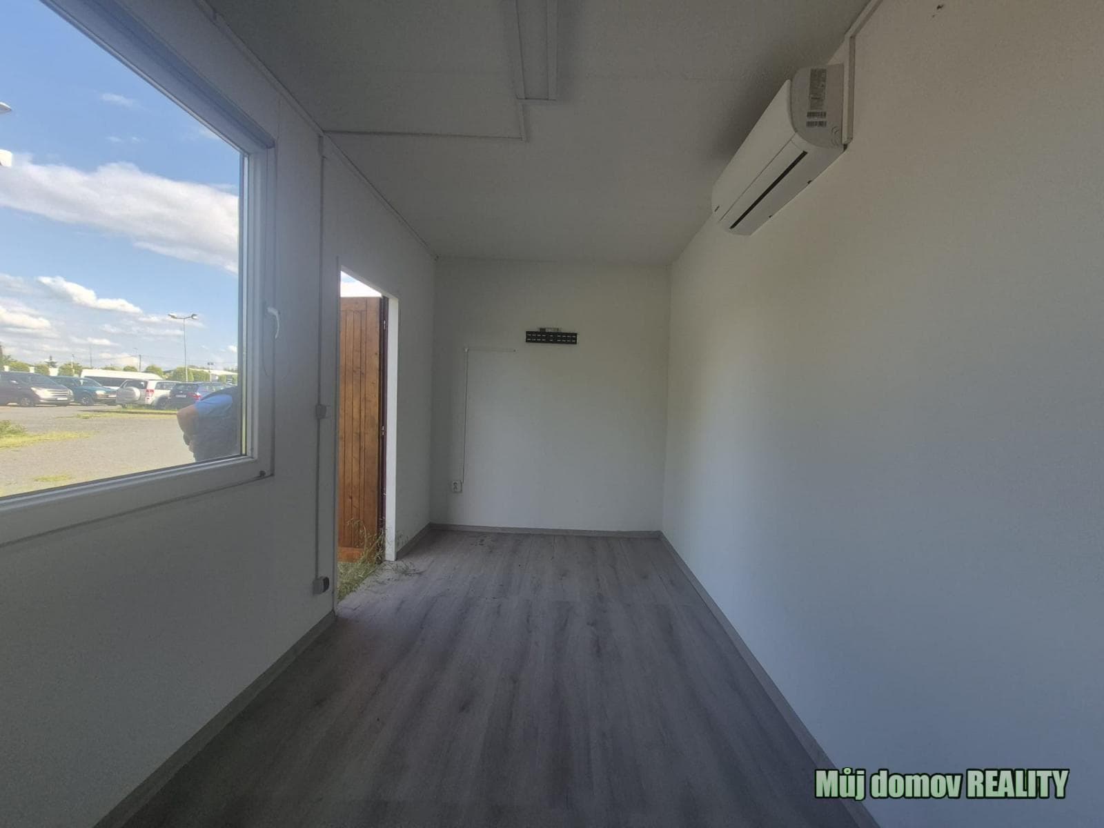 Pronájem zpevněné plochy 500m2, Praha 9 Čakovice